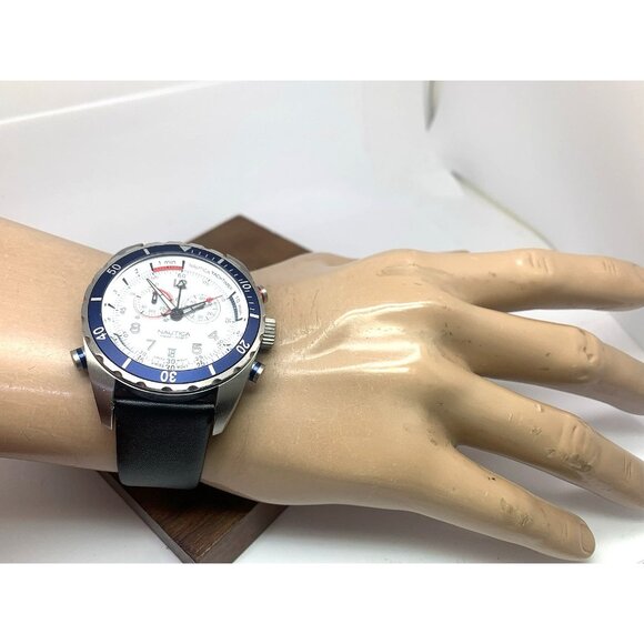 Nautica Men's Watch N25003 Swiss Quartz White Dial Date Black Leather Band 42mm - Picture 4 of 14